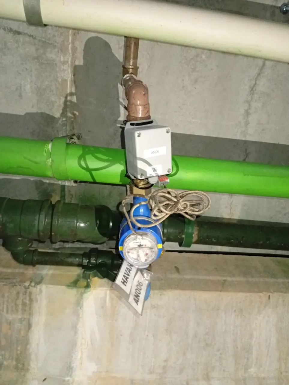 Hidrômetro em tubulação de água